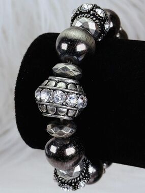 Gorgeous, dark, gray gun metal dressy, small stretch bracelet with some bling!